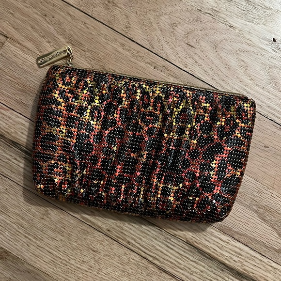 Whiting and Davis clutch - Picture 1 of 2